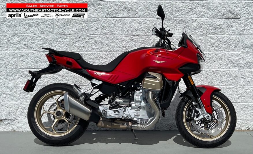 2023 Moto Guzzi V100 Mandello