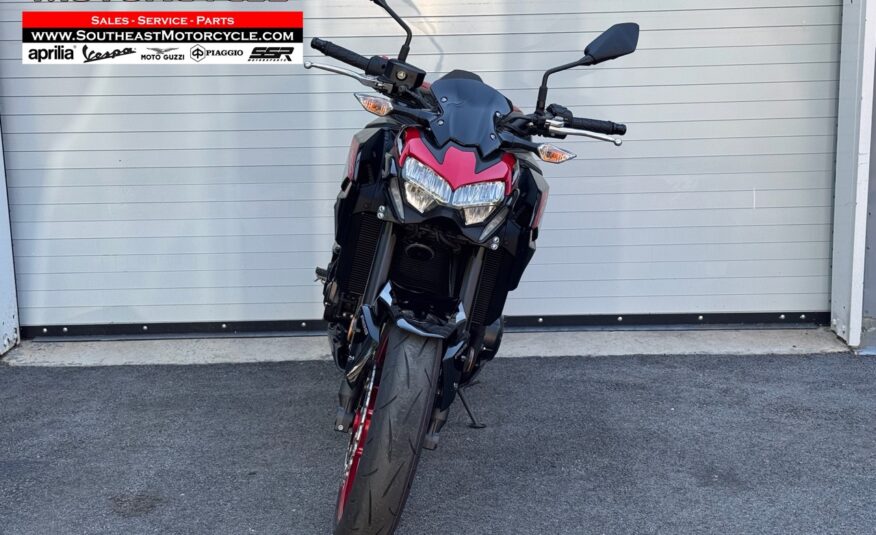2024 Kawasaki Z900 ABS Candy Persimmon Red