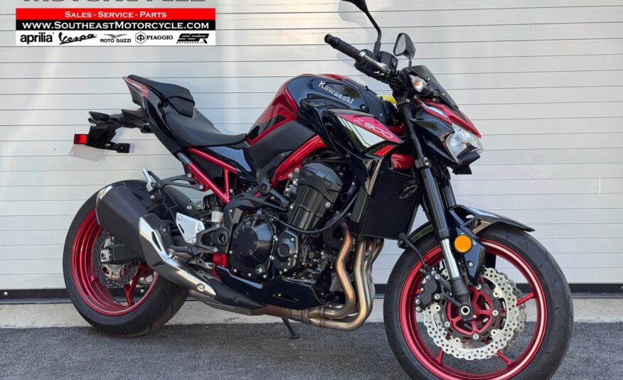 2024 Kawasaki Z900 ABS Candy Persimmon Red